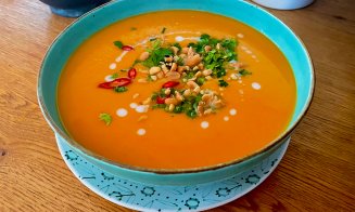 Supa crema de dovleac cu lemongrass si lapte de cocos