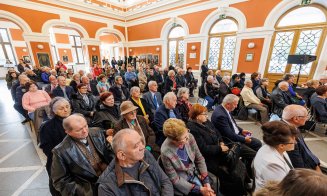 58 cupluri de seniori clujeni au fost premiate de municipalitatea clujeană la aniversarea a 50 ani de căsătorie