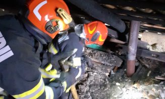 Incendiu într-un sat din Cluj. Casa unei femei de 80 ani a luat foc