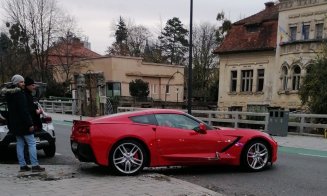 Bolid de lux, șifonat pe o stradă din Cluj-Napoca: „L-am mai văzut prin oraș. Își dădea talente. Nu mă surprinde că a lovit-o”