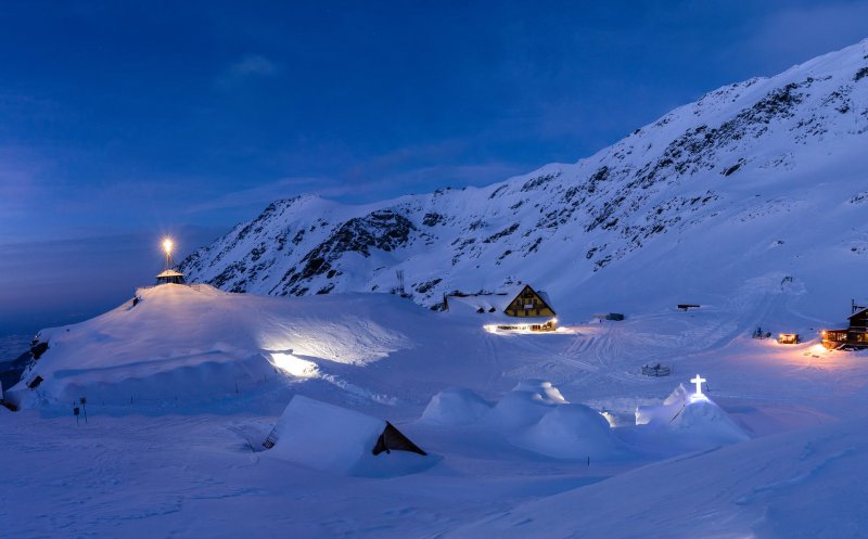Hotelul de gheaţă de la Bâlea Lac, promovat de presa din UK. Apare într-un top mondial al celor mai memorabile experiențe de iarnă
