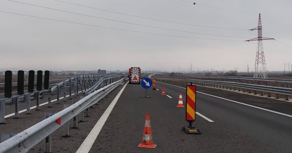 Atenție, șoferi! Restricții de circulație și viteză pe o porțiune din A10. Se înlocuiesc parapeții deteriorați în urma accidentelor rutiere