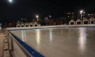 Scoateți patinele! Târgul de Iarnă de la Sala Sporturilor are gheața turnată