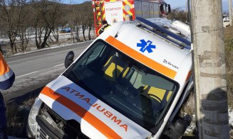 Cum s-a produs accidentul din Nima. O ambulanță care transporta un pacient a ajuns în șanț