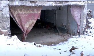 Cum s-a prăbuşit plafonul unei bănci din Cluj: Perete din fundaţie dărâmat, pe modelul "Dorel", pitit după carpete