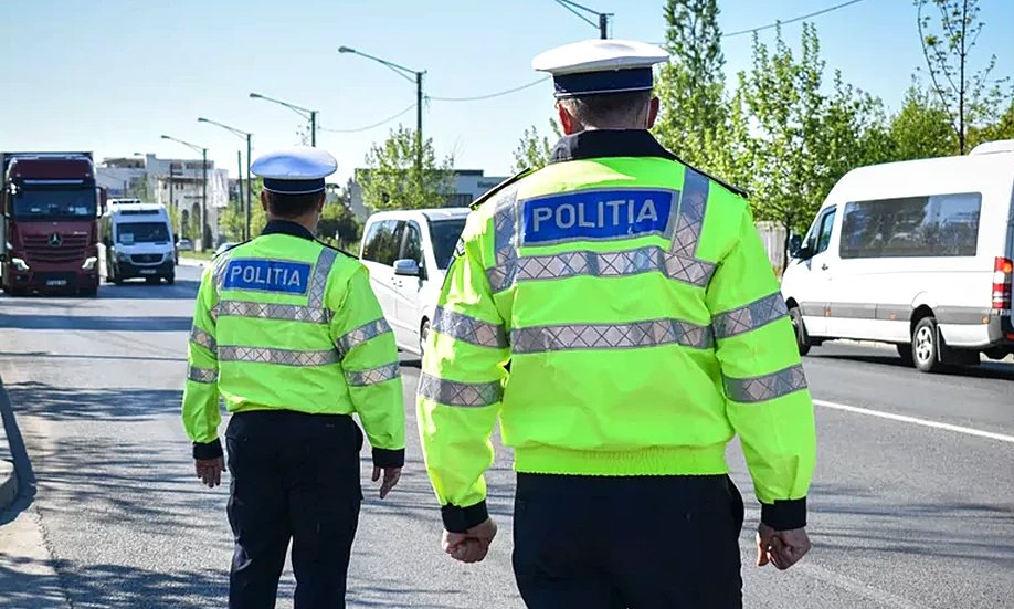Alt model de polițiști corupţi: La colectat mită în trafic după ce şi-au trimis mai întâi complicii pe şosele ca să îi hărţuiască pe şoferi