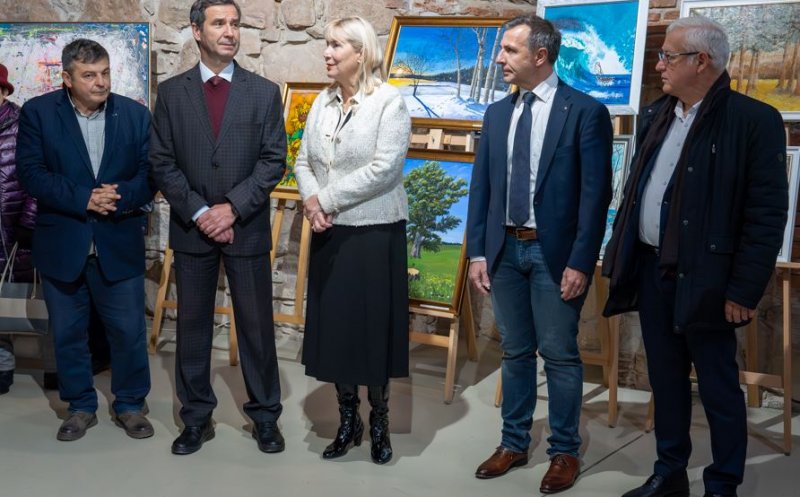 S-a deschis Salonul de Iarnă al Medicilor, expoziție cu lucrări de artă realizate de cadrele medicale din Cluj
