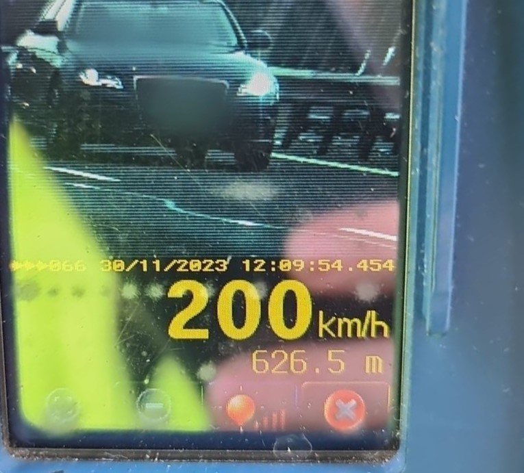 Șofer clujean, prins cu 200km/h pe A3. Adio permis, dar să vezi ce amendă a luat!