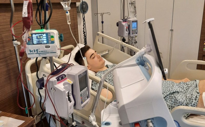 Salvează o inimă! Alexandru luptă cu cancerul de la 2 ani. Drama unui tânăr care nu se lasă răpus de boală
