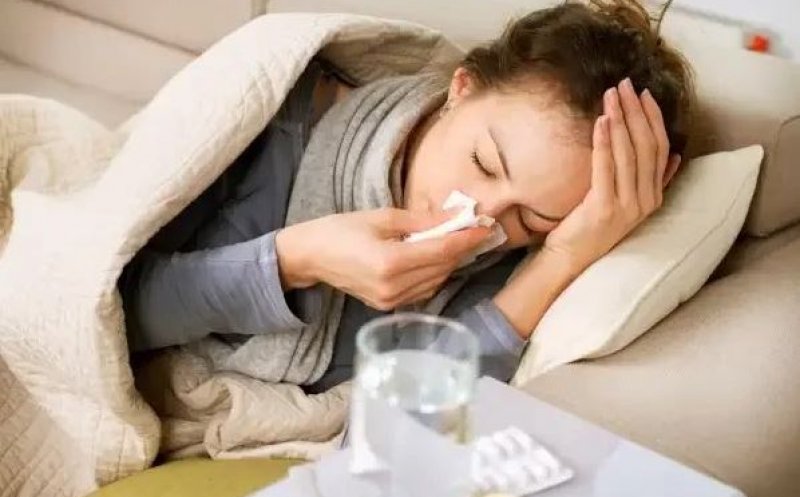Zeci de mii de cazuri de infecții respiratorii în ultima săptămână. Câte au fost cu gripă