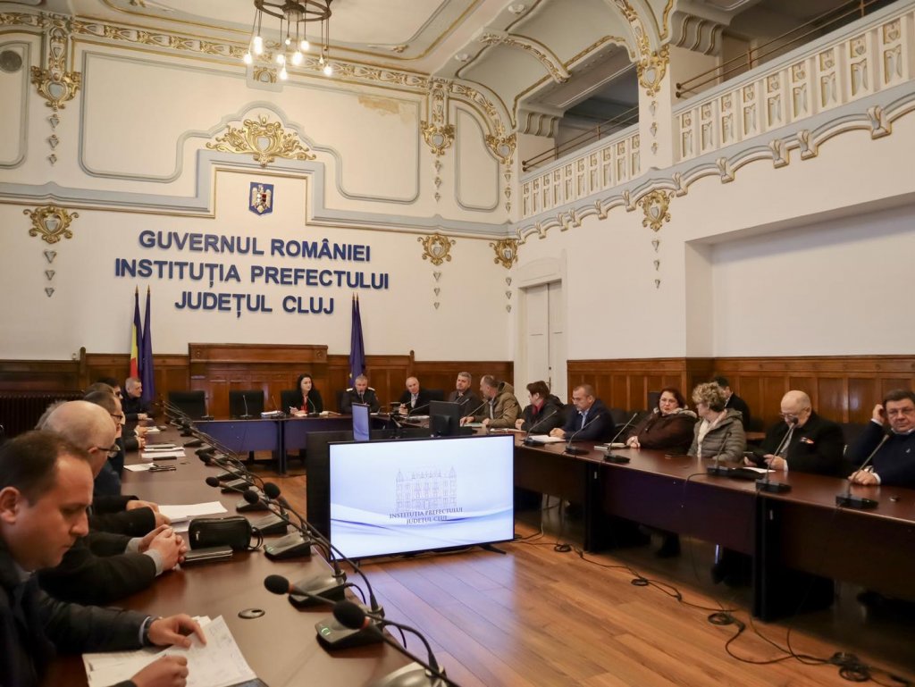 Ședință la Prefectura Cluj. Autoritățile se pregătesc de venirea iernii pe drumurile din județ