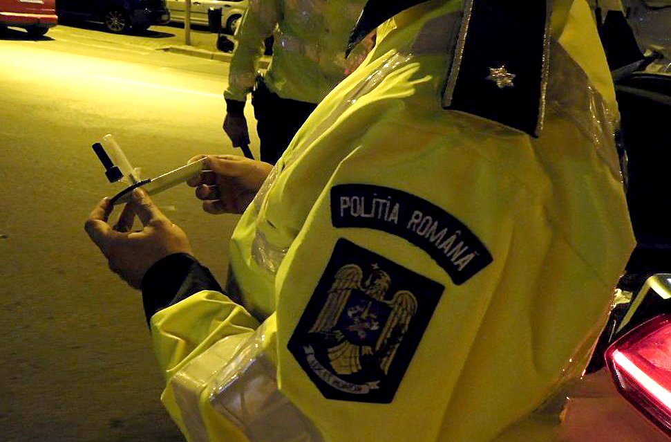 Minor de 16 ani, fără permis și pozitiv la substanțe psihoactive, la volan prin Huedin