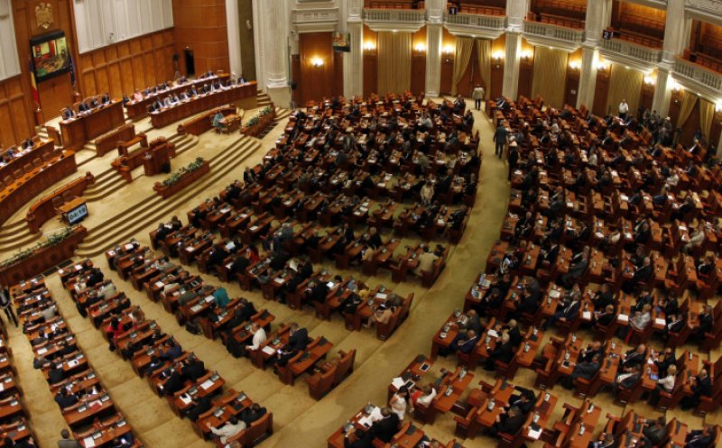 Legea bugetului de stat pe 2024 intră de luni în dezbaterea Parlamentului. Miercuri este programat votul final