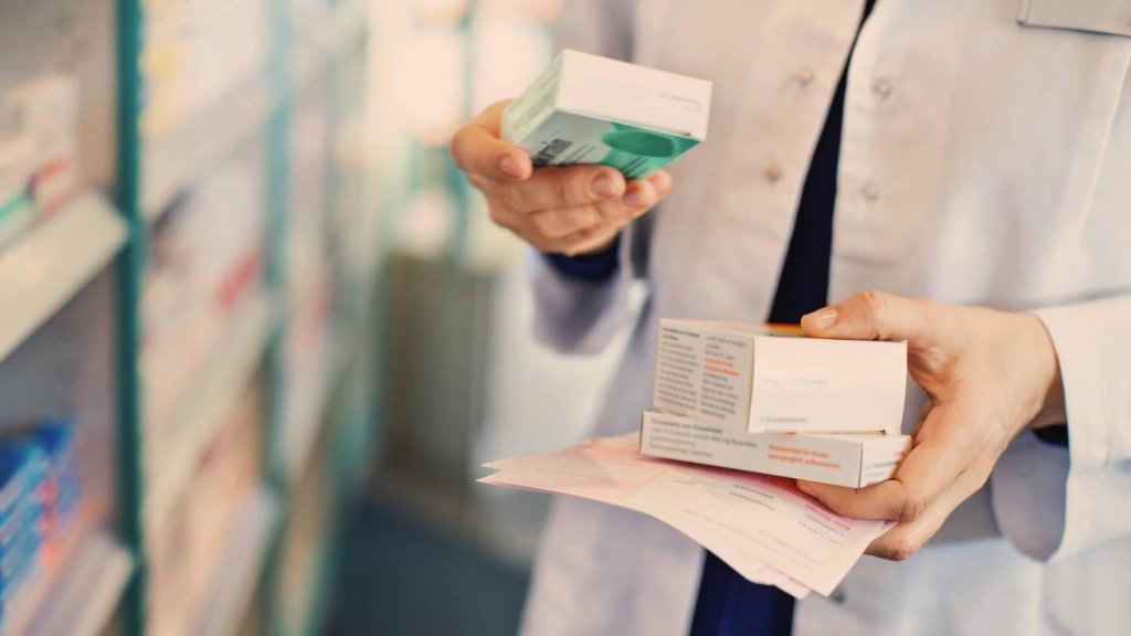 S-a majorat plafonul până la care pensionarii pot beneficia de medicamente compensate cu 90%