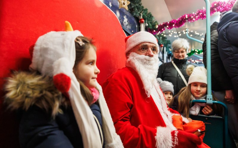 Copiii din Cluj îl pot întâlni pe Moș Crăciun... în tramvai