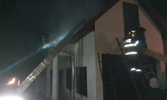 Un atelier de prelucrare a lemnului din Sic, mistuit de un incendiu. Pompierii s-au luptat 6 ore cu flăcările