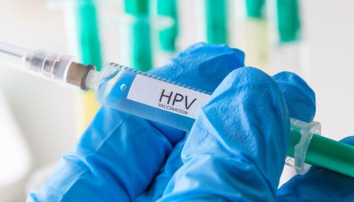 Vaccinarea antiHPV | INSP: "Riscul de infecţie este la fel de mare atât în cazul fetelor cât şi al băieţilor"