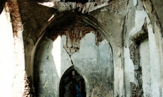 16 ani de lucrări de restaurare la Castelul Bánffy de la Bonțida. IMAGINI atunci vs. acum