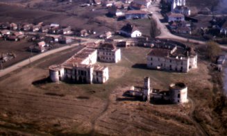 16 ani de lucrări de restaurare la Castelul Bánffy de la Bonțida. IMAGINI atunci vs. acum