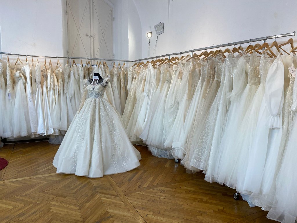 Expoziția "Nuntă la Palat" și-a deschis porțile la Cluj. Care sunt tendințele pentru nunțile din 2024 și locațiile preferate de miri