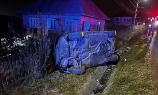 Accident cu 2 răniți în localitatea Mănăstirea. Mașina răsturnată