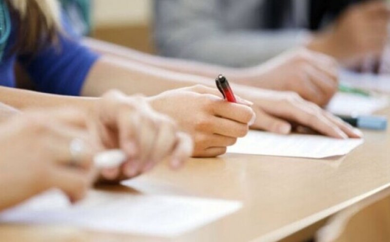 Ce se întâmplă cu bursele pentru elevii din învățământul privat și confesional. Anunțul Ministerului Educației
