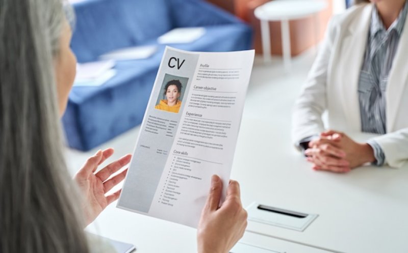 Ce să scrii la „Despre mine” în CV?