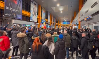 Baschetbaliștii de la U Banca Transilvania, așteptați de suporteri pe Aeroportul Cluj