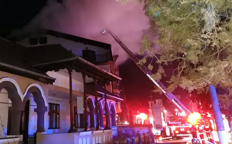 Încă un INCENDIU la o pensiune în care erau cazate familii cu copii / Un DECES la mansarda clădirii