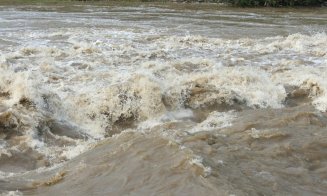 Cod GALBEN de inundații pe mai multe râuri din județul Cluj. Scurgeri importante pe versanţi, torenţi şi pâraie