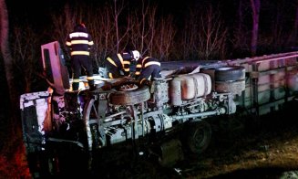 Accident pe centura Vâlcele-Apahida. Trei autovehicule implicate, printre care și un camion răsturnat