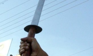 Ardelean trimis în judecată după ce i-a tăiat mâna unchiului său cu o sabie