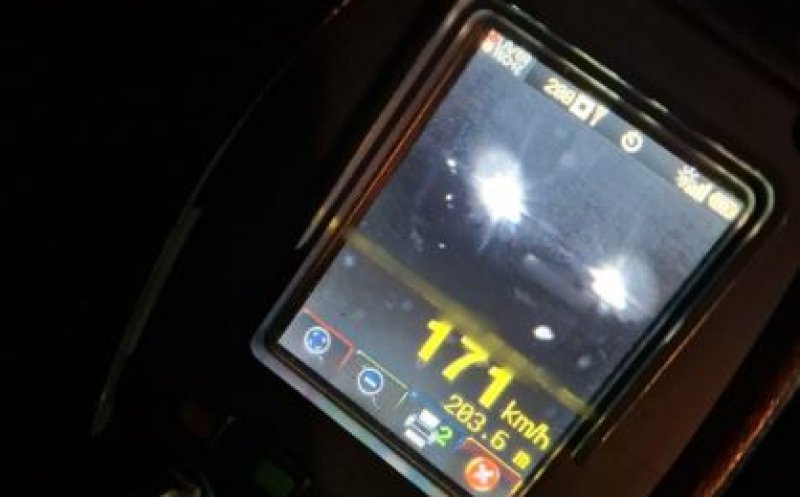 Vitezoman, prins gonind prin Cluj cu 171 km/h. 120 de zile nu mai pune mâna pe volan