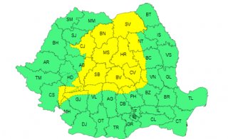 Meteorologii anunţă ploi însemnate cantitativ şi intensificări ale vântului, până miercuri / La munte va ninge