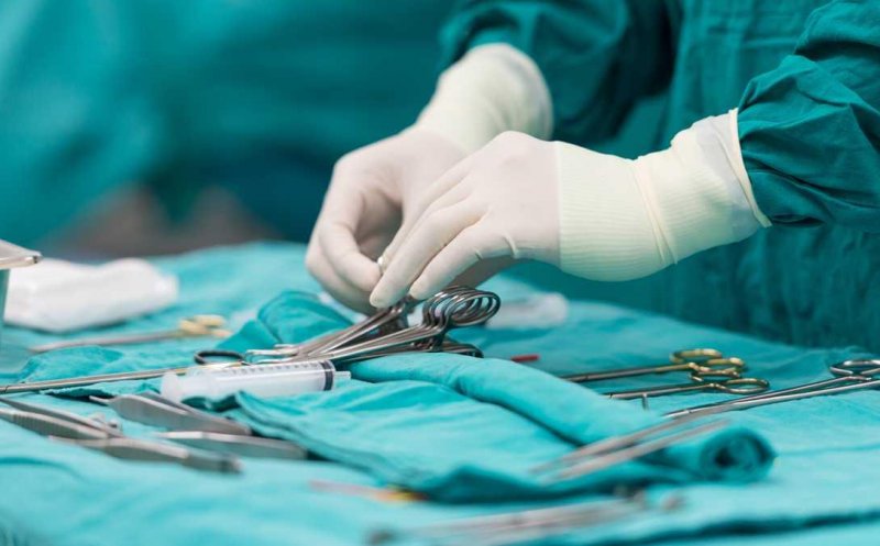 Pe lista de aşteptare pentru transplant la ICUTR Cluj sunt 2.300 de persoane. Câte transplanturi renale se fac anual în țară
