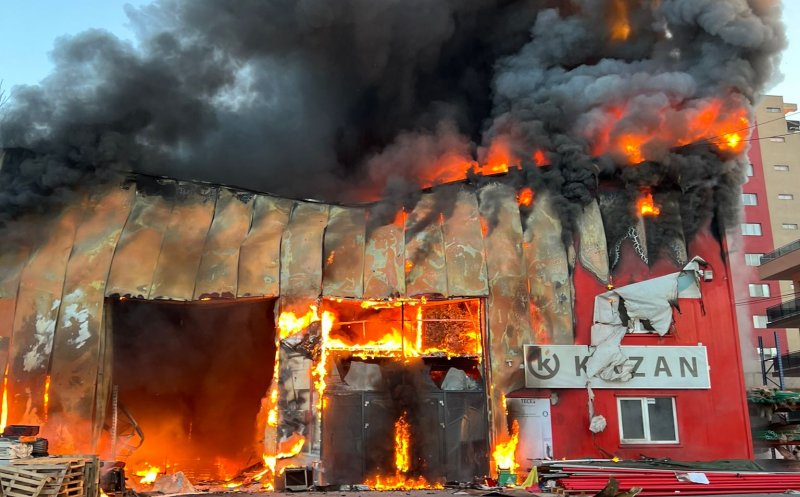 INCENDIU puternic pe Calea Baciului din Cluj-Napoca. Fumul a ajuns până în Mănăştur / Ajutor de la ISU Bihor și Sălaj / Mesaj RO-Alert