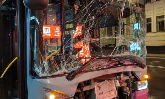 Două troleibuze noi s-au ciocnit în centrul Clujului! Trafic afectat în anumite zone