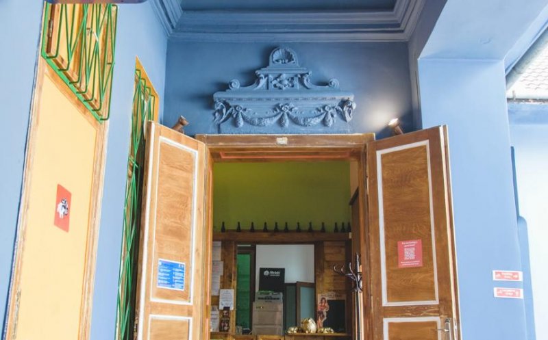 Insomnia Cluj – scurtă istoria a unui loc sau cum am dat flori doamnelor din epoca habsburgică