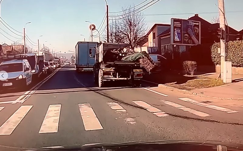 Viaţa bate filmul: Thriller cu un camion Brantner care îşi pierde încărcătura uriaşă... din mers