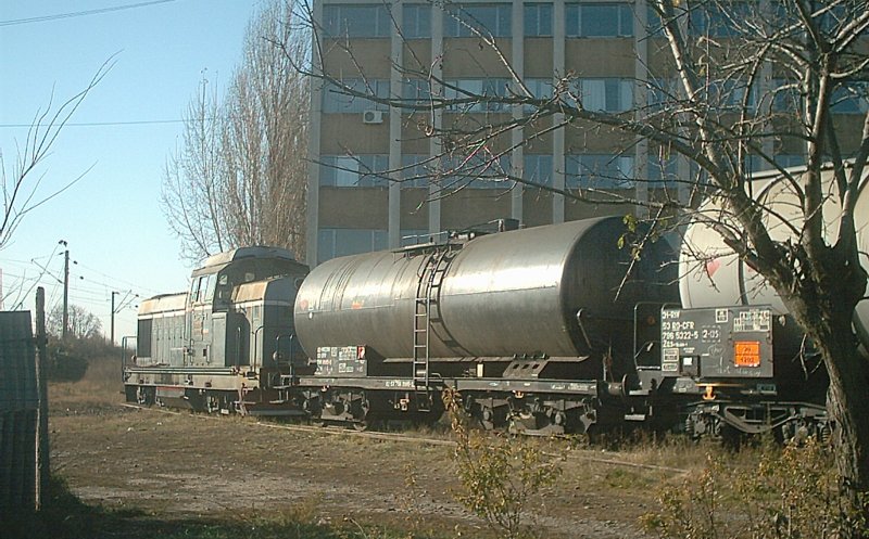 Tren marfar în Piața 1 Mai. Se desprindea de calea ferată principală imediat după podul de peste Someșul Mic
