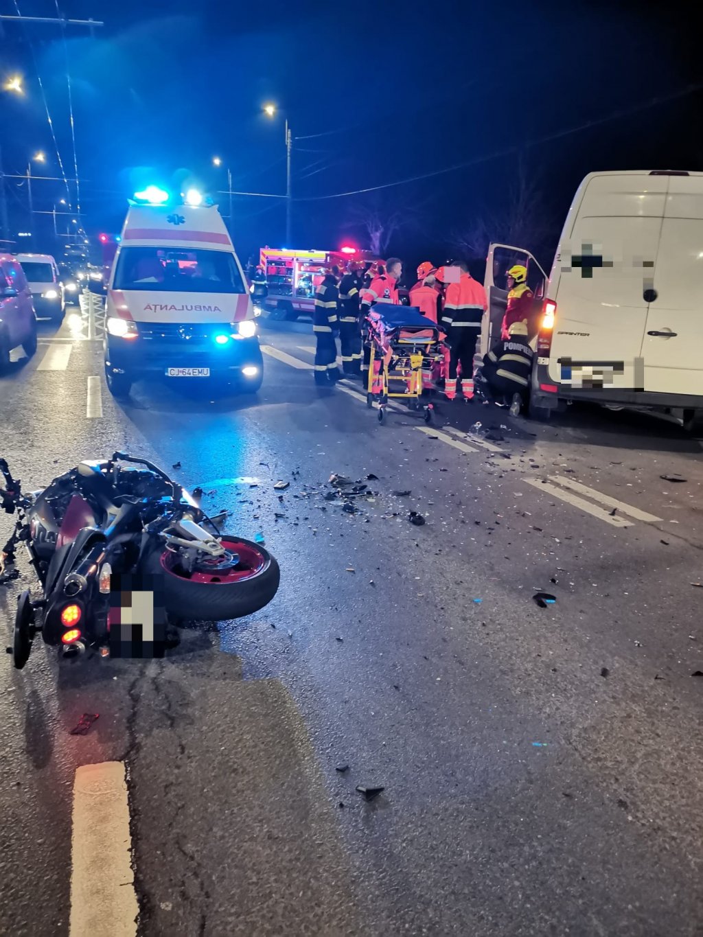 ACCIDENT în Cluj-Napoca, pe strada Traian Vuia: Motociclist sub autoutilitară / Trafic blocat spre aeroport