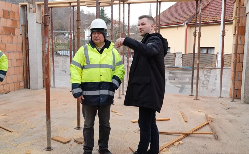 Primarul Pivariu, vizită pe șantierul noii grădinițe din Tăuți: „Ar putea fi gata până la sfârșitul anului, înainte de termen”
