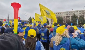 Protest cu mii de angajați din sănătate în Piața Victoriei! Participă și sute de sindicaliști din Cluj