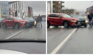 Ciocnire între două mașini pe o stradă din Cluj-Napoca
