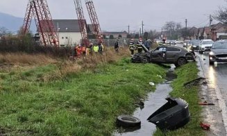 Accident mortal. Trupul unui șofer tânăr a fost găsit după câteva ore pe câmp, la 12 metri de mașină