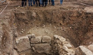 Primăria Cluj-Napoca va conserva zidul roman din centrul orașului. Boc: ''Dorim să găsim o soluţie de a proteja în manieră deschisă''