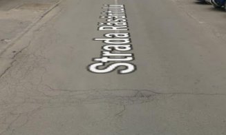 Șanțurile de pe strada Răsăritului din Cluj-Napoca devin o problemă majoră pentru șoferi