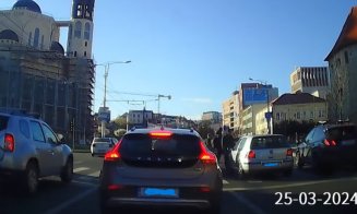 Copil rănit în accident la o trecere de pietoni, în Cluj-Napoca. A traversat strada neregulamentar pe trotinetă