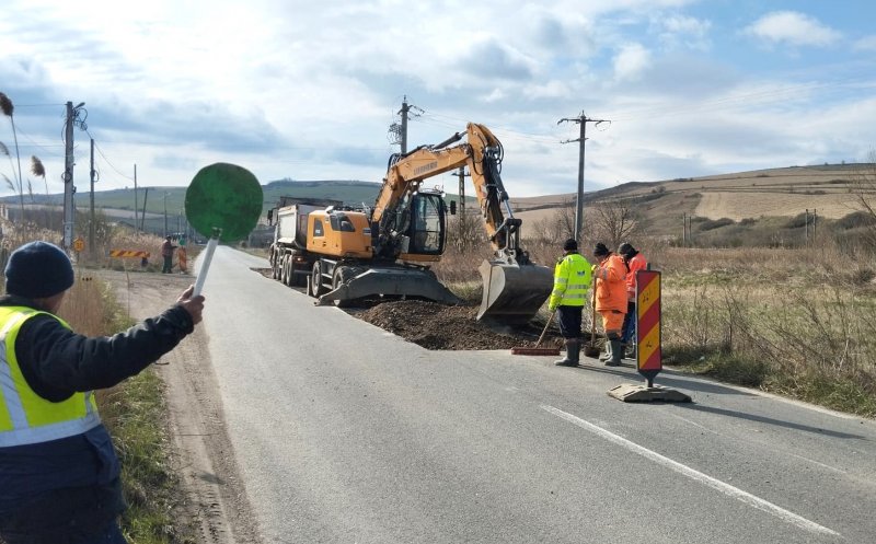 Un nou drum județean din Cluj a intrat în reparații. Este tranzitat de zeci de mii de turiști