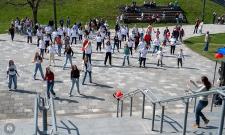 Cum a fost la evenimentul derulat de UMF Cluj cu Smilemobilul lângă stadion. "Intenționăm să îl ducem și în cartiere"